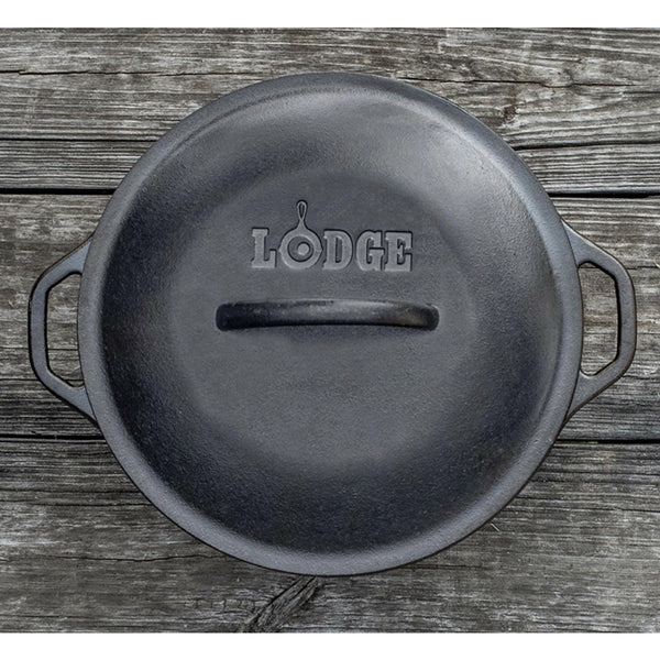 LODGE CAST IRON 5 quart Dutch oven